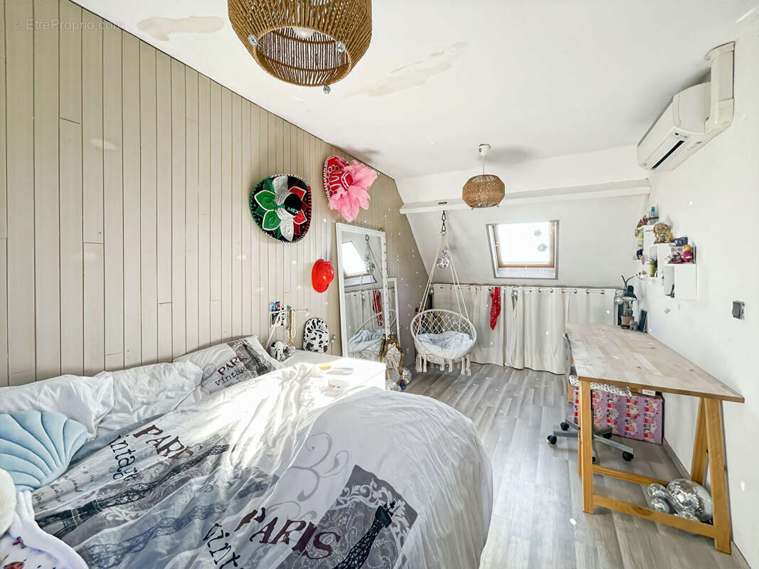 Maison à LINAS