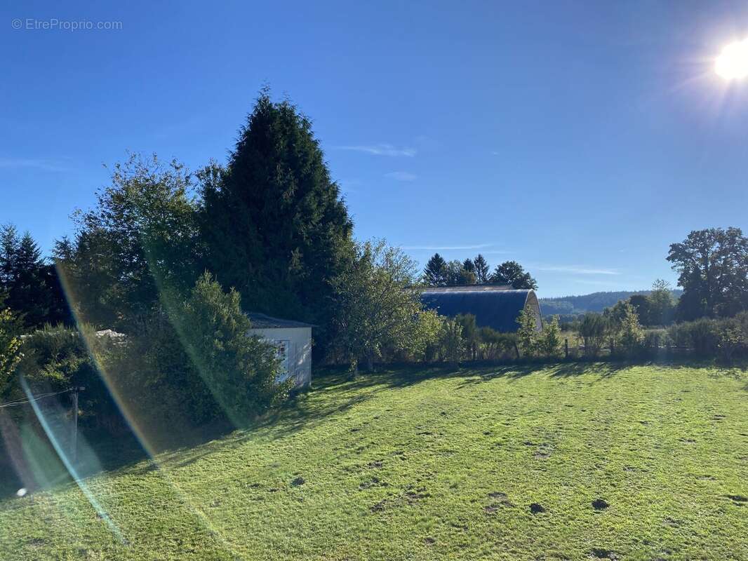 Maison à PEROLS-SUR-VEZERE