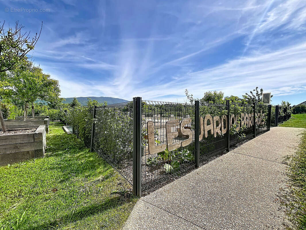 Appartement à POISY