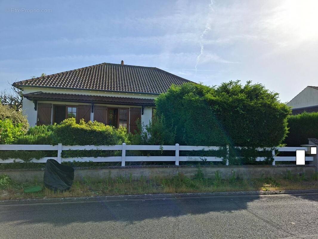 Photo 1 - Maison à NEUVILLE-AUX-BOIS