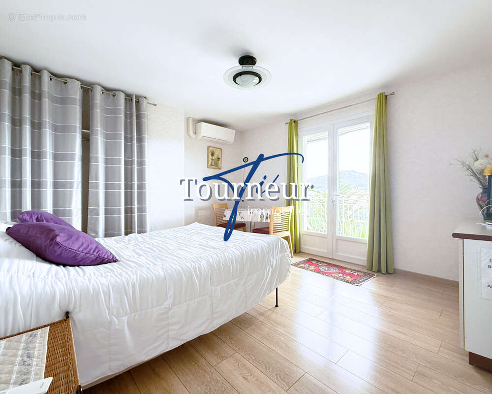 Maison à SIX-FOURS-LES-PLAGES