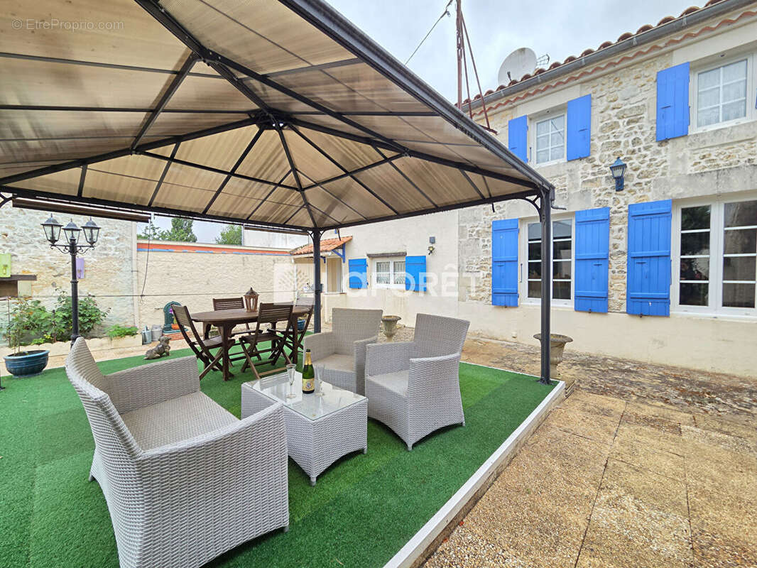 Maison à PISANY