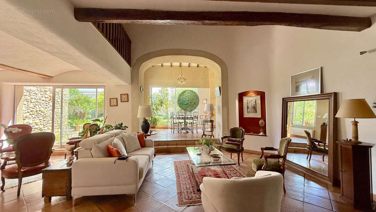 Maison à ETOILE-SUR-RHONE