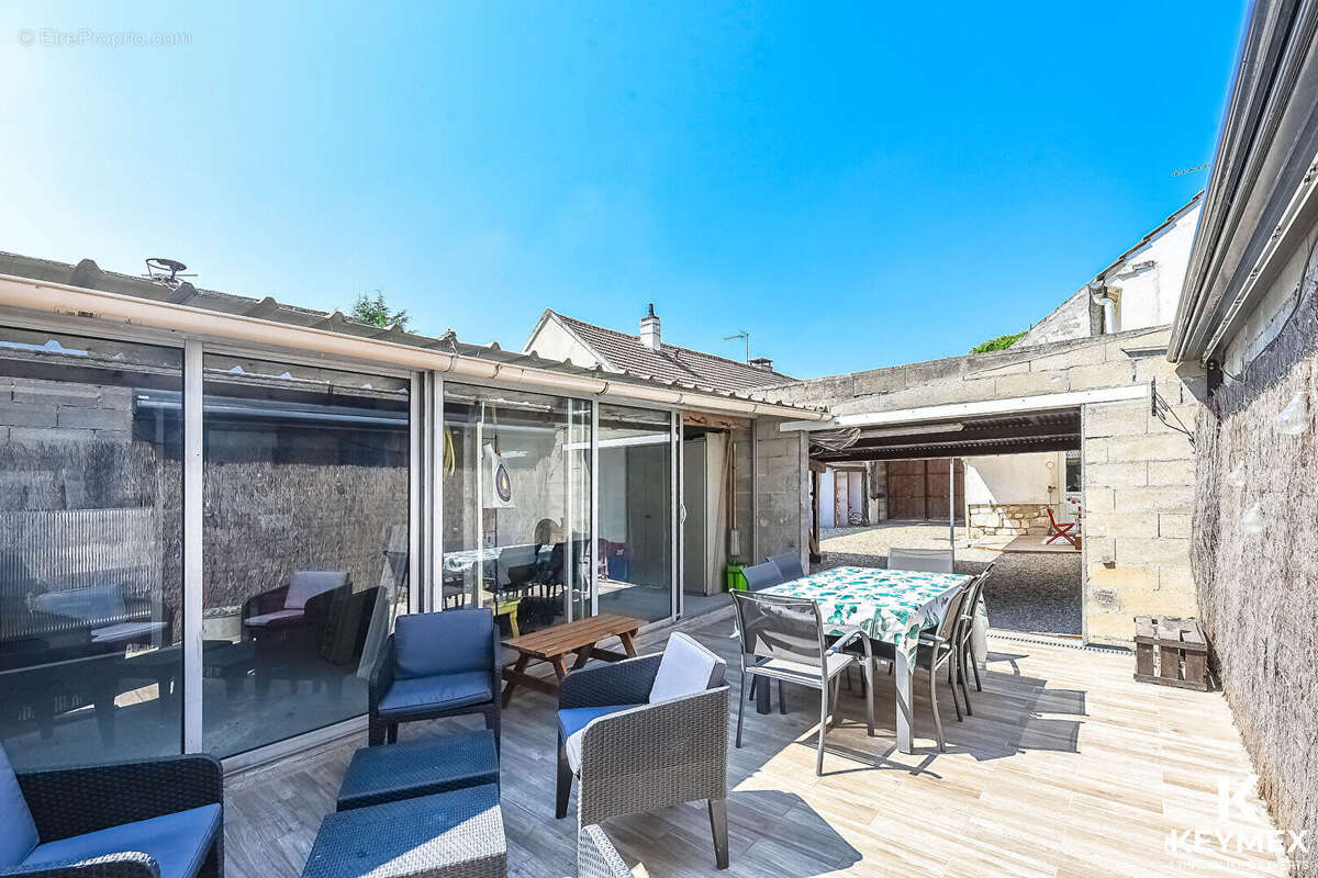 Maison à LE MESNIL-EN-THELLE