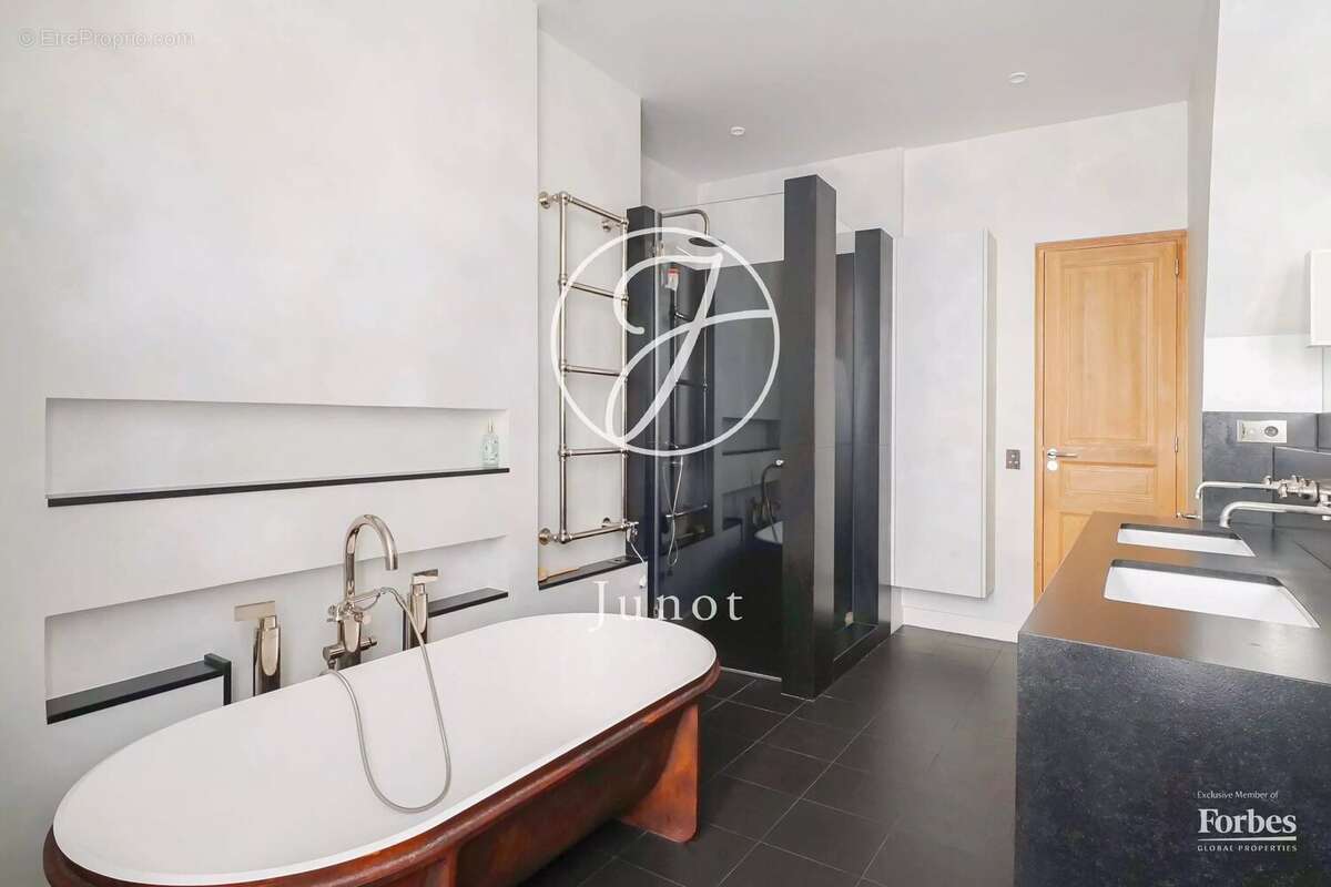 Appartement à PARIS-5E