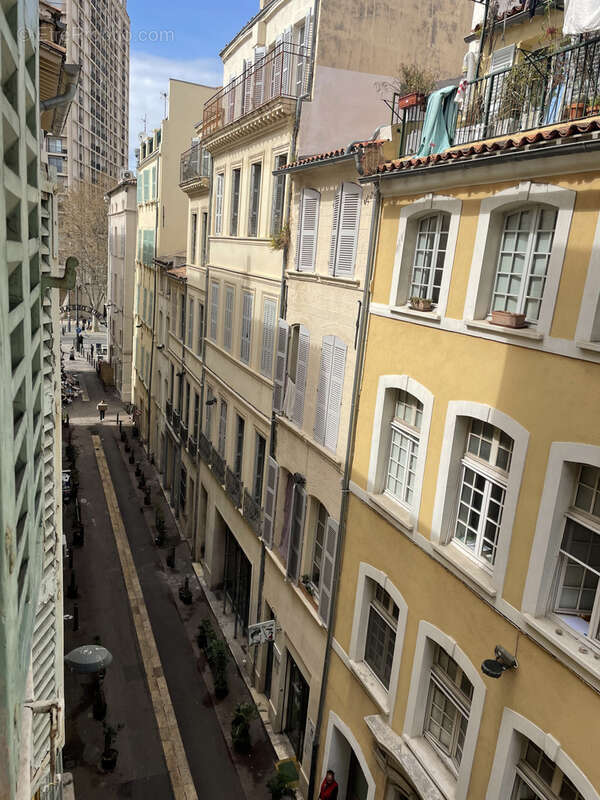 Appartement à MARSEILLE-1E