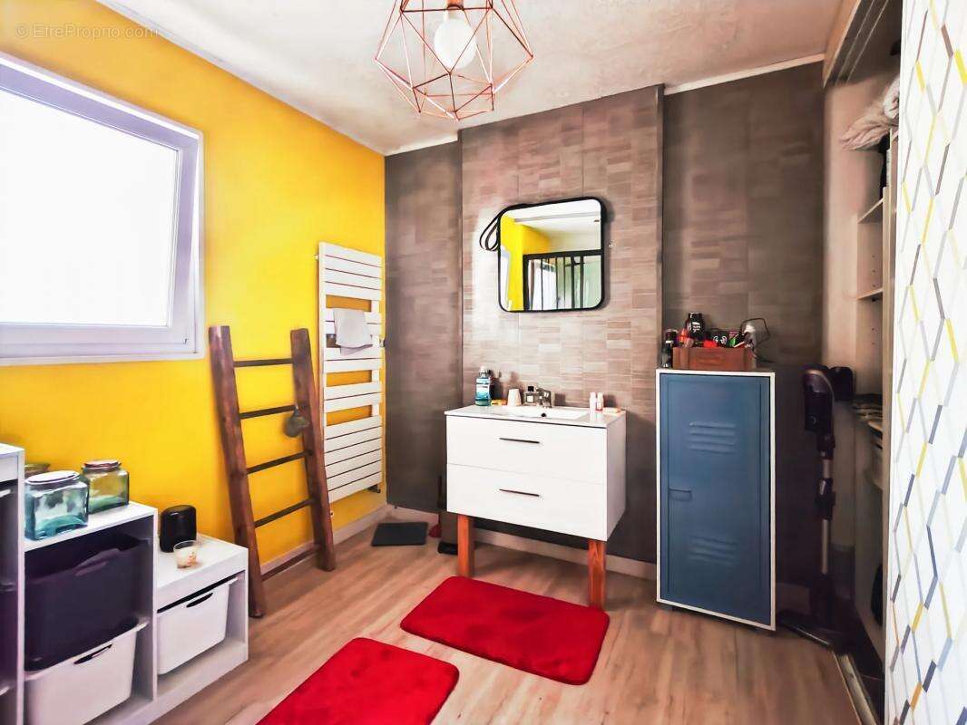 Maison à CHANTELOUP-LES-BOIS