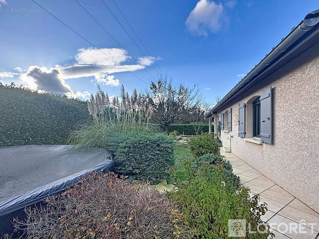 Maison à L&#039;ISLE-D&#039;ABEAU