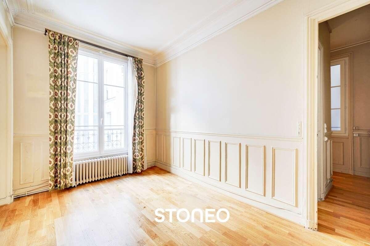 Appartement à PARIS-7E