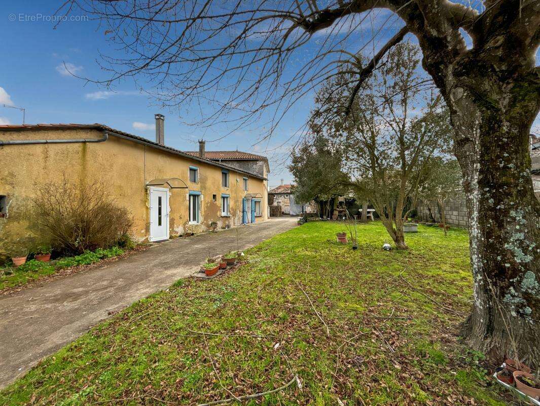 Maison à SAINTE-RAMEE