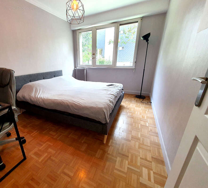 Appartement à L'HAY-LES-ROSES