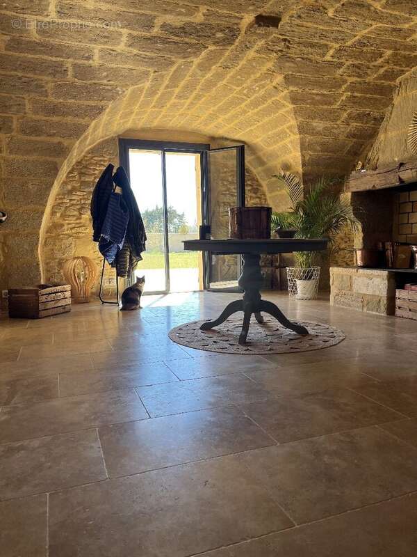 Maison à SAINT-QUENTIN-LA-POTERIE