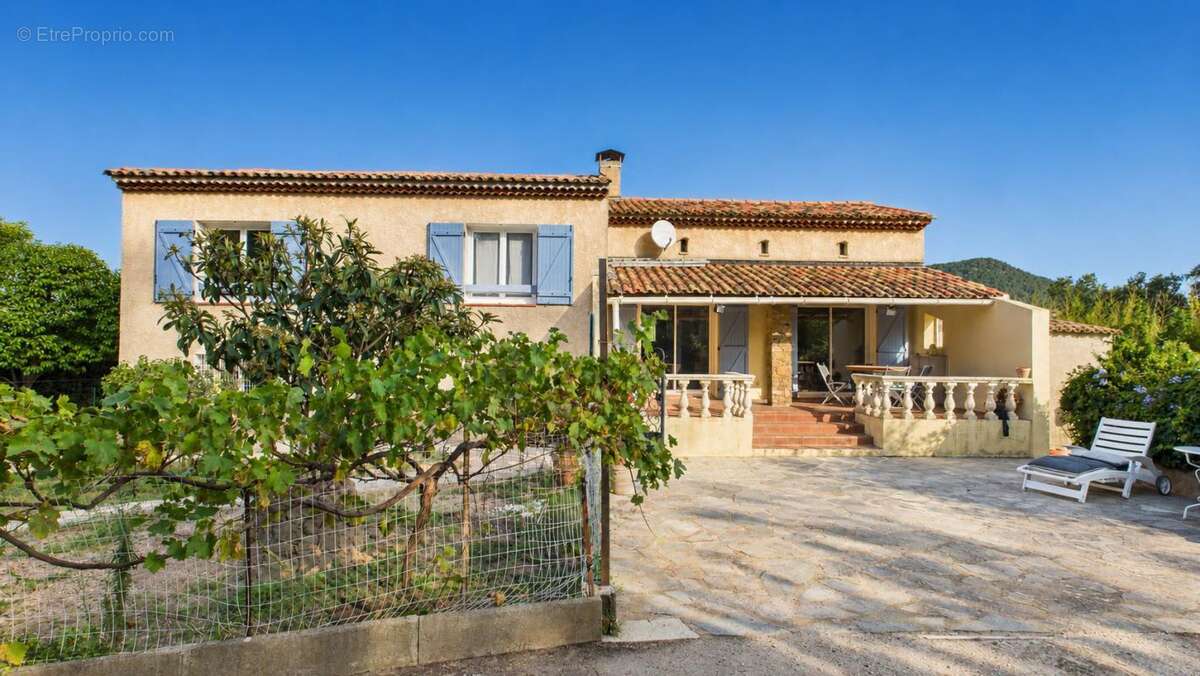 Maison à CARQUEIRANNE
