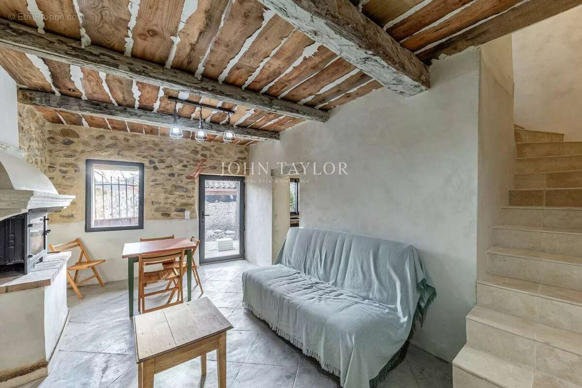 Maison à ENTRECHAUX