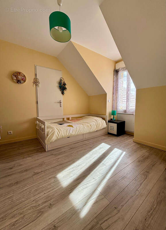 Maison à LE PERRAY-EN-YVELINES