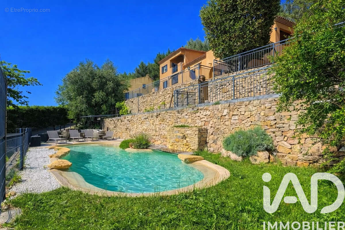 Photo 2 - Maison à LA BOUILLADISSE