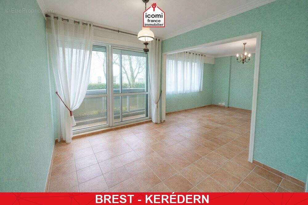 Finistere - brest (29200) - a vendre - appartement t6 - 4 chambres possible 5 - dalle beton - 2 balcons - beau potentiel - photo 9
