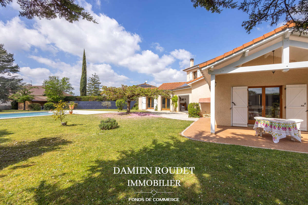 Maison à FRONTONAS