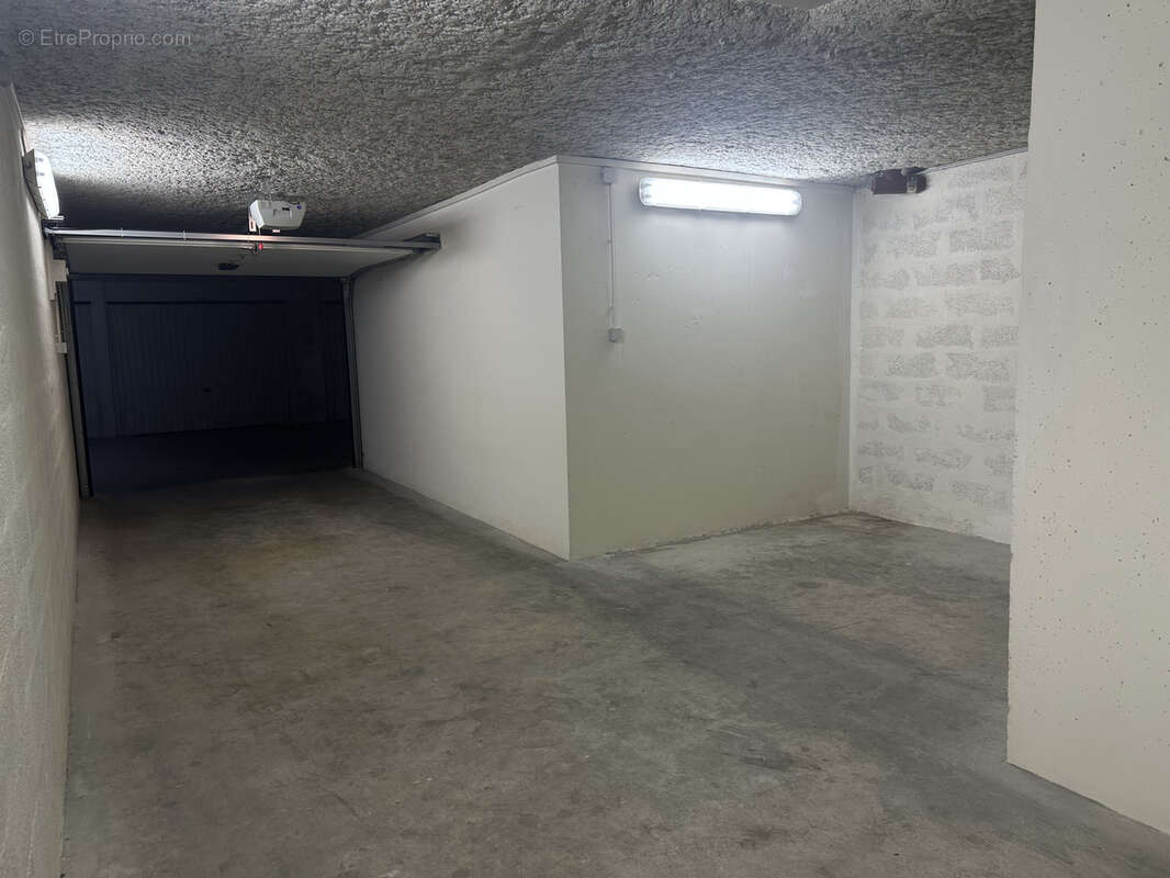 Parking à MARSEILLE-6E