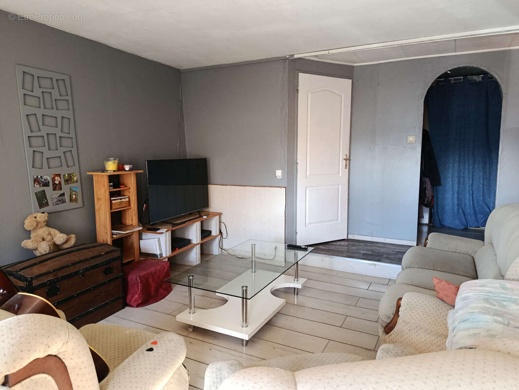 Maison à SALAVRE