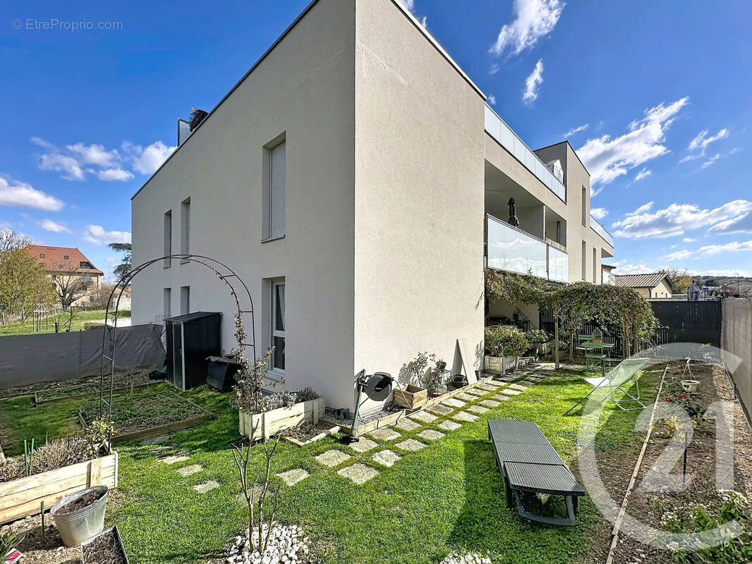 Appartement à SEREZIN-DU-RHONE