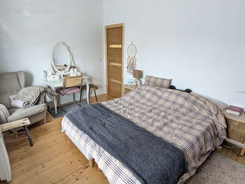 Maison à NEUVILLE-EN-FERRAIN