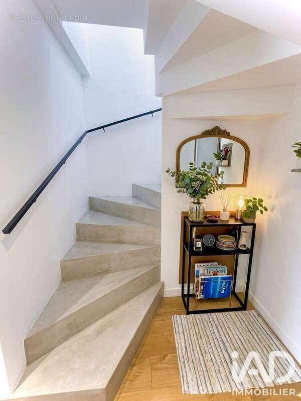 Maison 82 m² à Cogolin  - photo 7