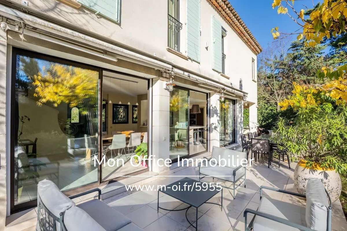 Maison à LE THOLONET