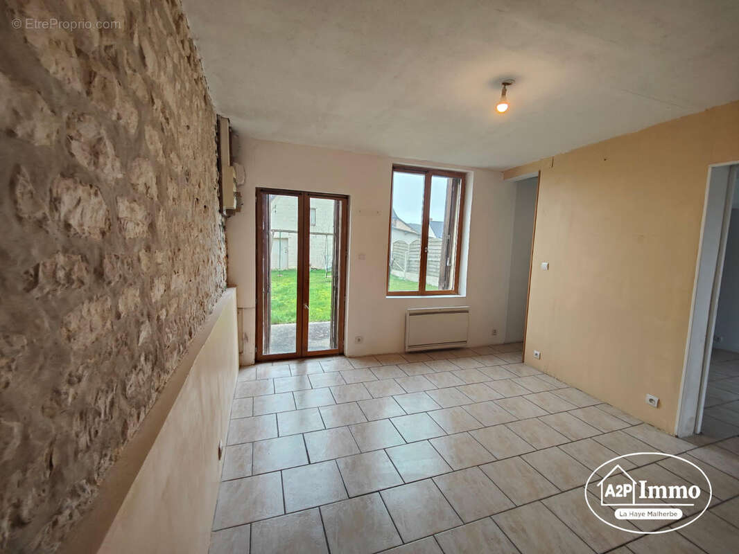 Maison à INCARVILLE