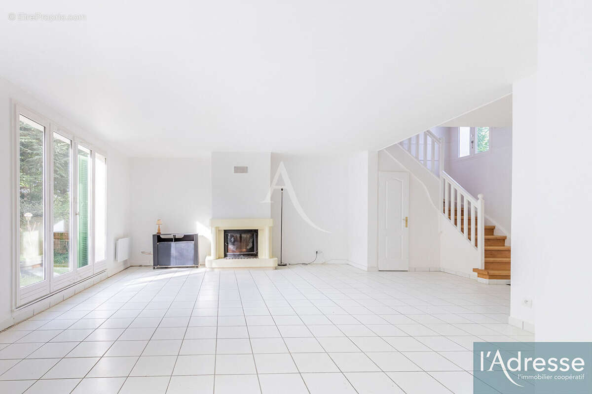 Maison à BURES-SUR-YVETTE