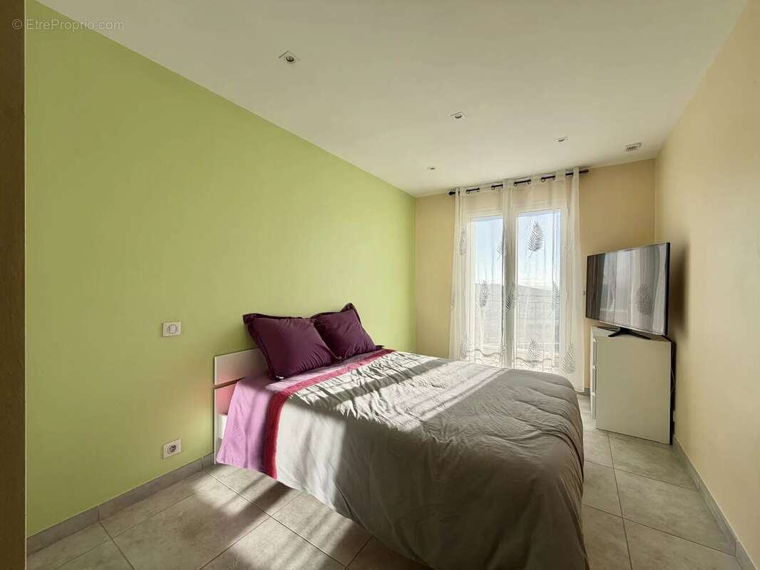 Maison à SAINT-LAURENT-DU-VAR