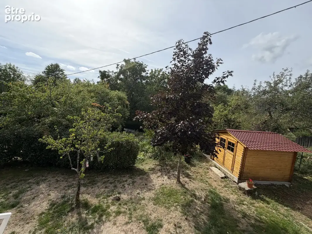 Maison rénovée avec un hectare de terrain - photo 2