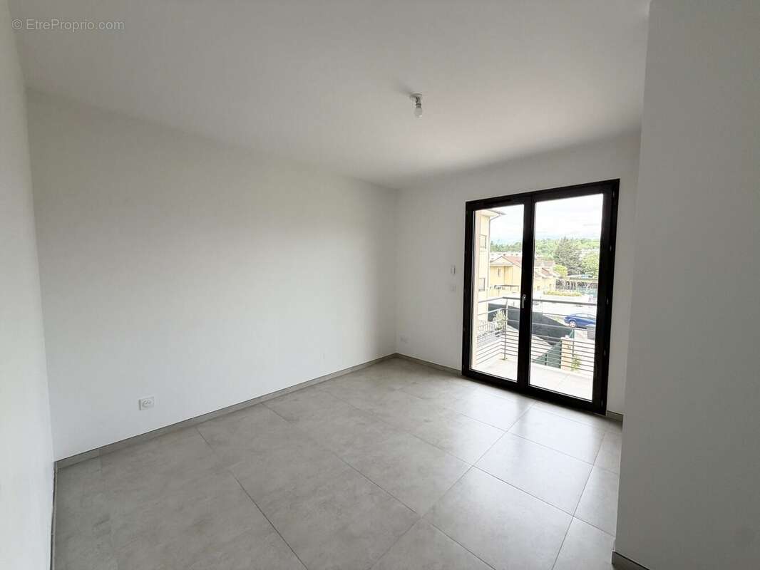 Appartement à RENAGE
