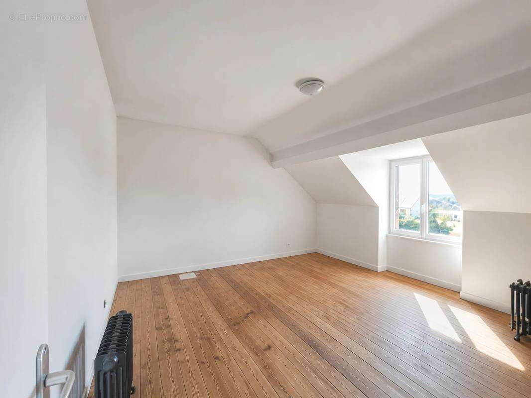 Maison avec dépendance sur 6000m2 de terrain - photo 14