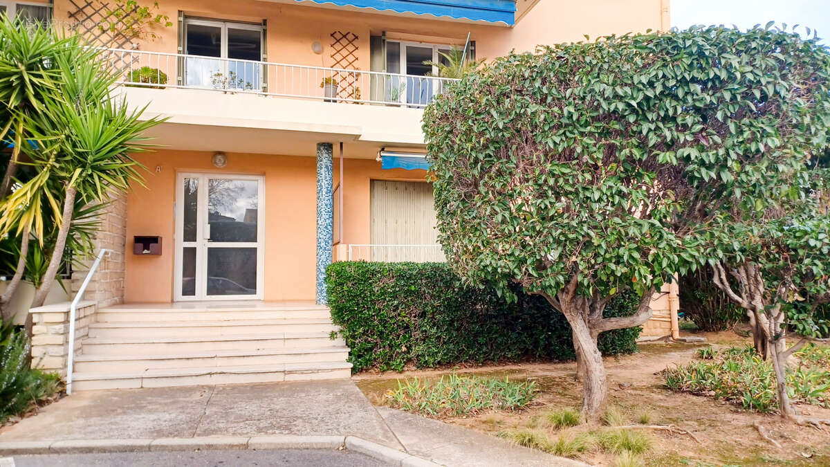 Appartement à SIX-FOURS-LES-PLAGES
