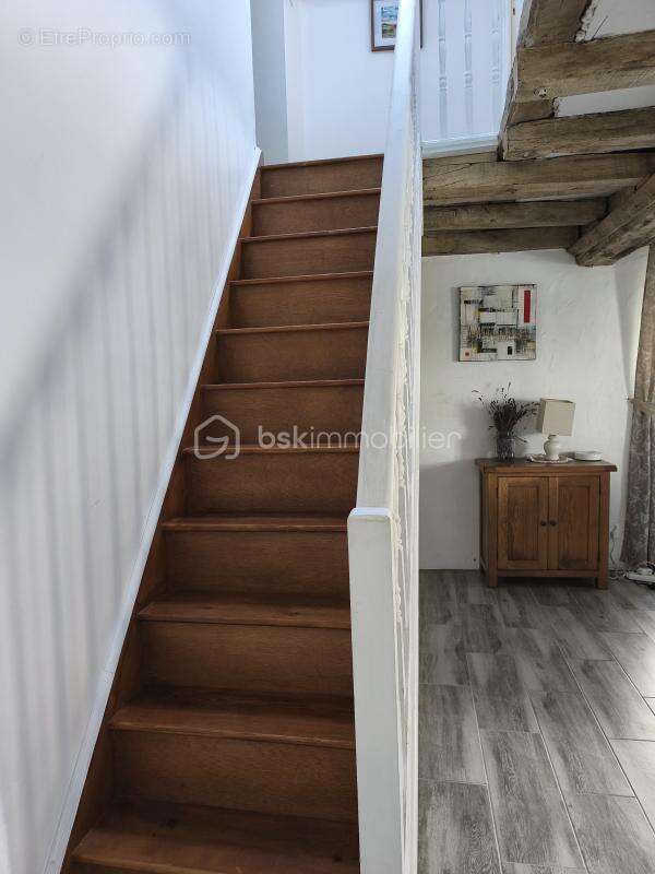 Maison à LASSAY-LES-CHATEAUX