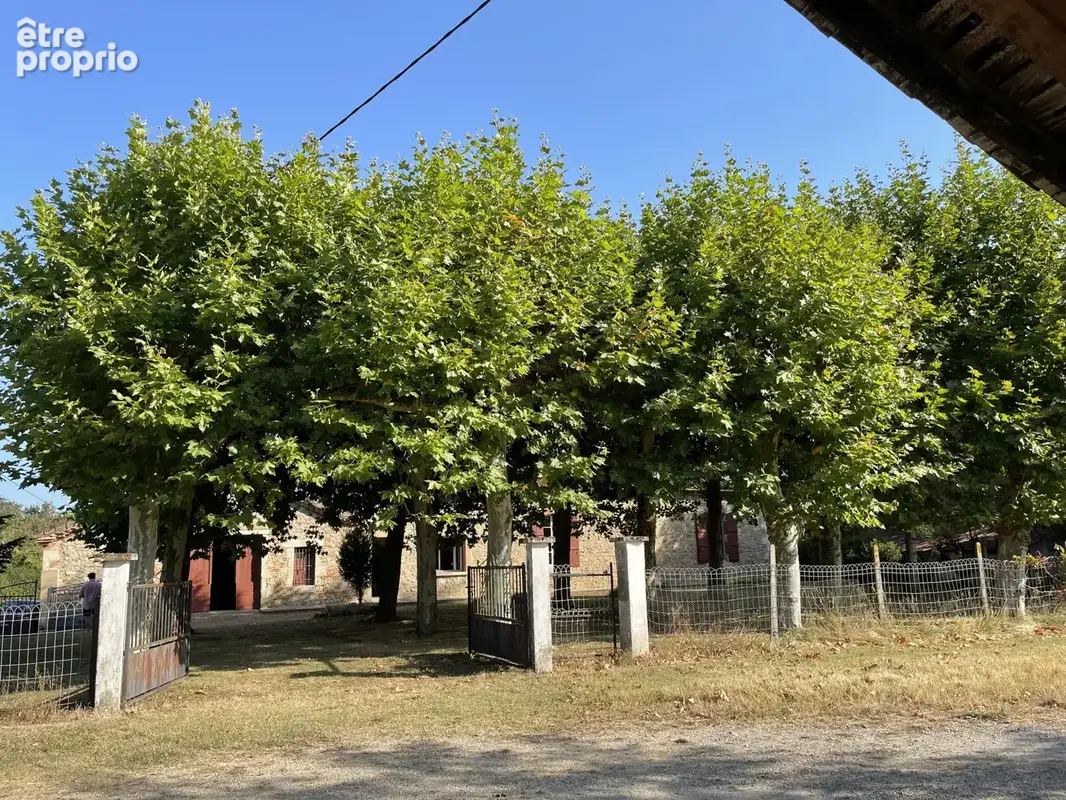 Maison a renover avec dependances sur 10ha  de terrain - photo 19
