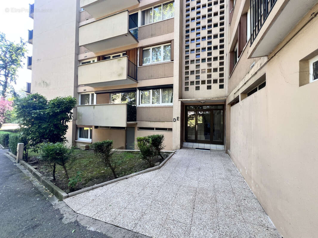 Appartement à SAVIGNY-SUR-ORGE