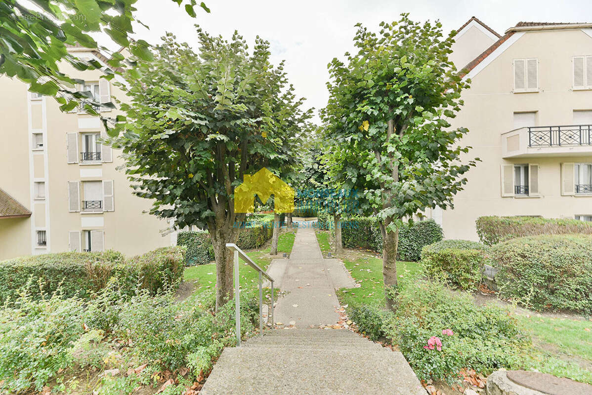 Appartement à CHILLY-MAZARIN