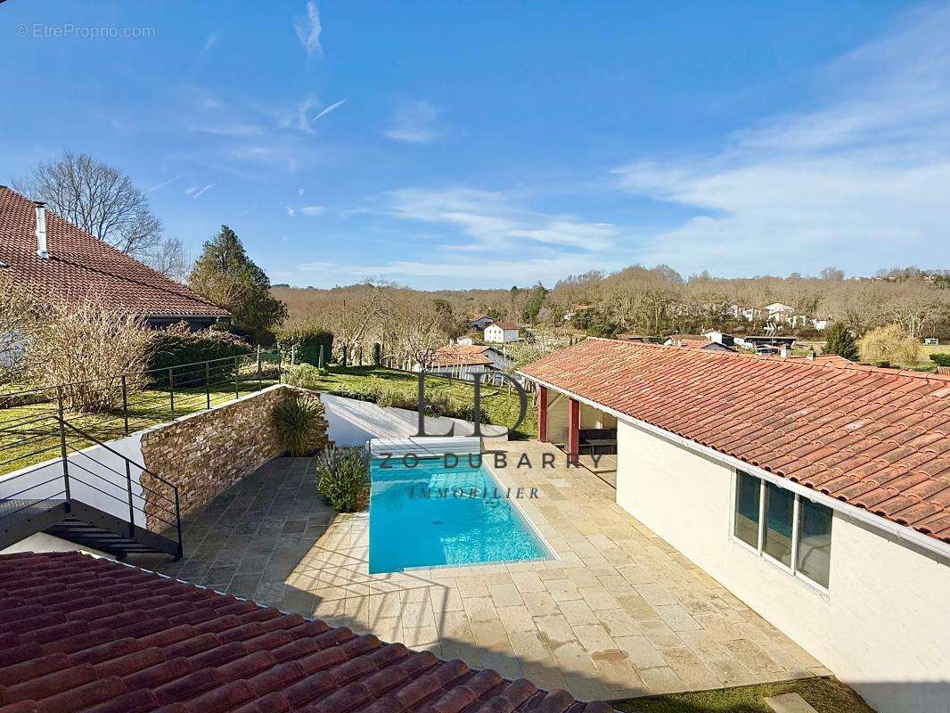 Maison à BASSUSSARRY