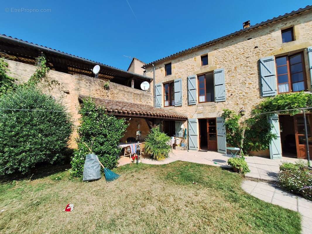 Maison 6 pièces 209 m² à vendre à Lacapelle-Biron (47150) - photo 4