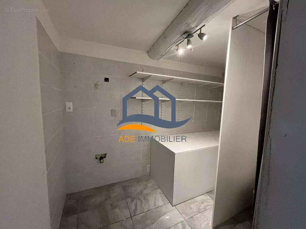 Appartement à EGUILLES