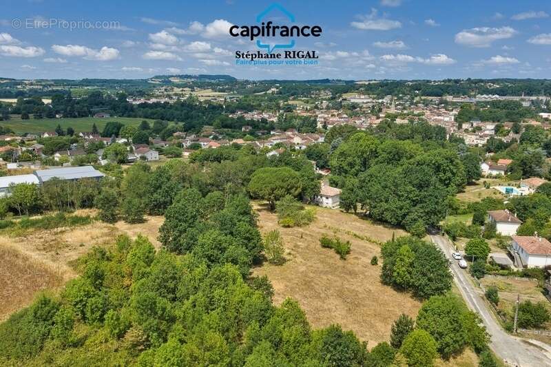 Maison à vendre 7 pièces de 183 m2 habitables sur un terrain de 10655m2 - photo 2