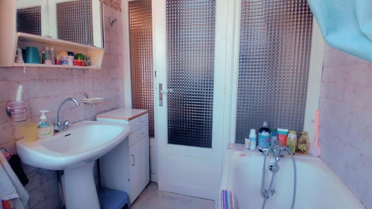 Maison familiale, 5 chambres, au coeur de Prissac (36) - photo 25
