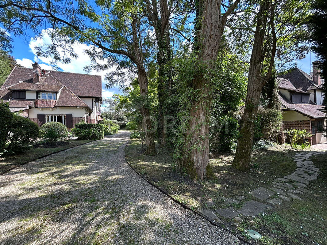 Maison à TOUCY