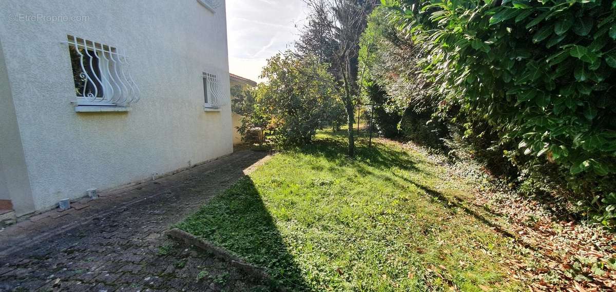 Maison à LACHASSAGNE