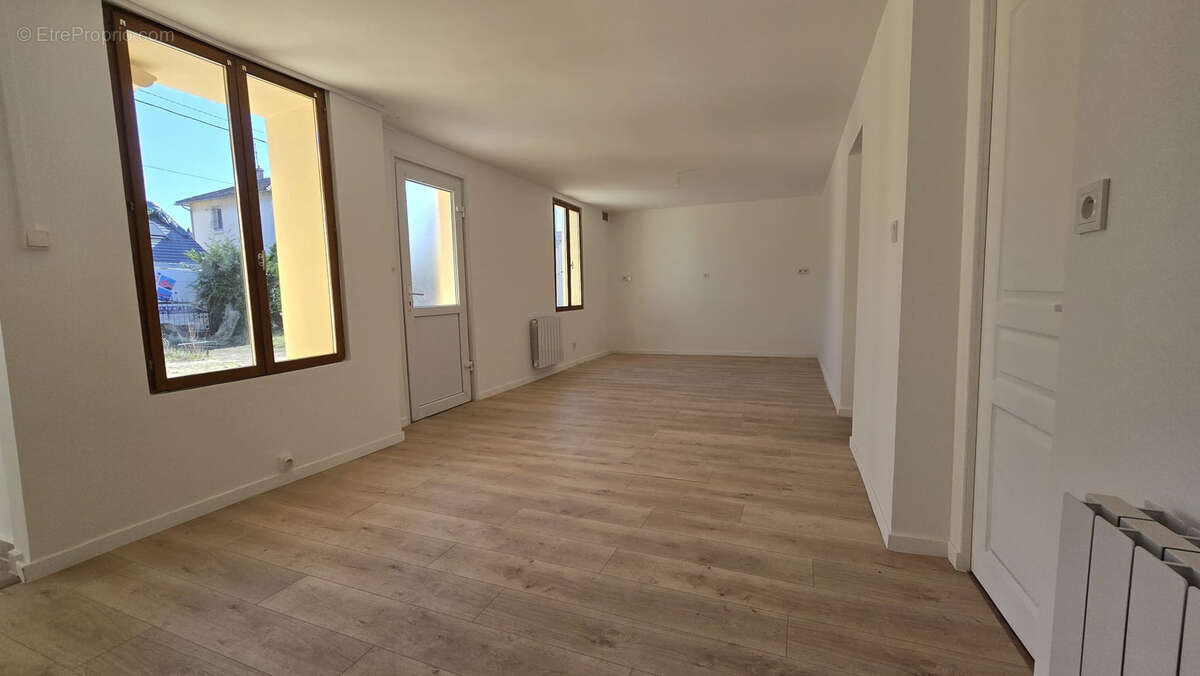 Maison a renovee situe au plessis-bouchard - photo 2