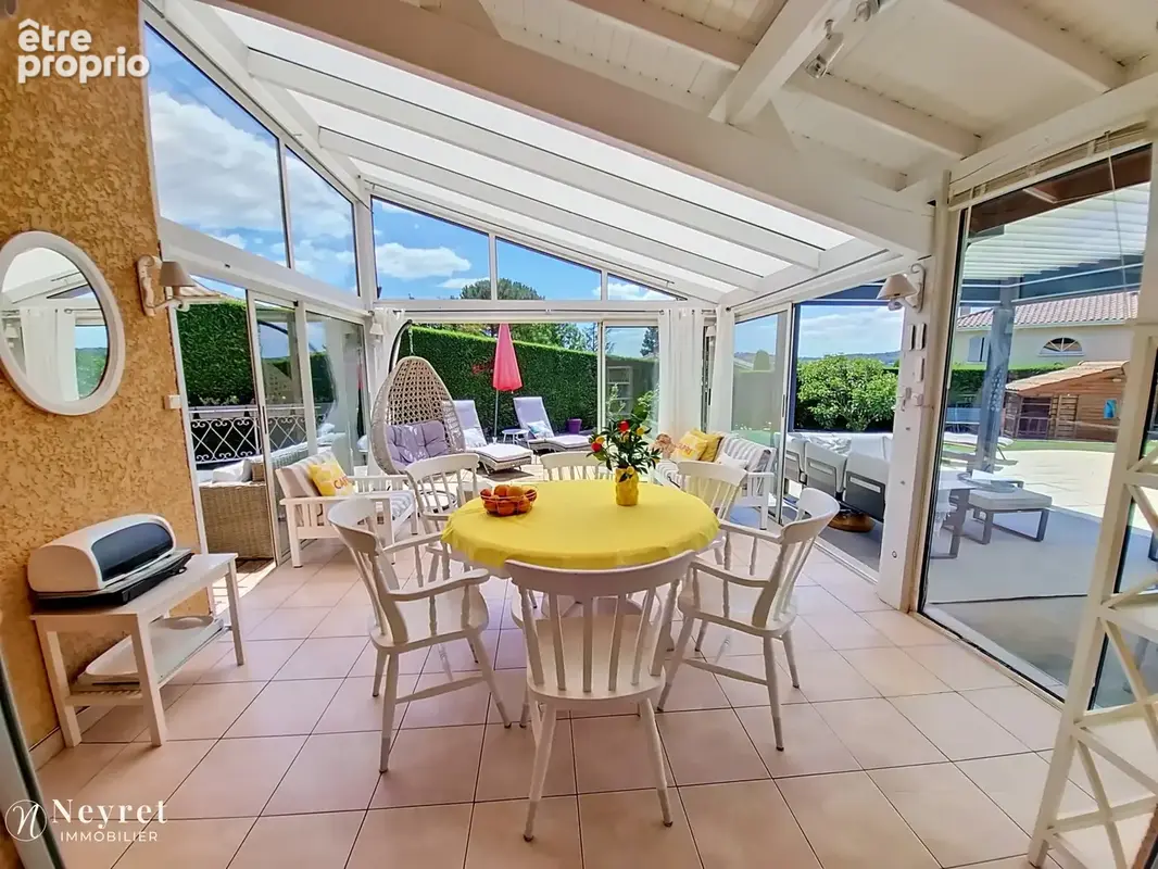 Coup de cœur assuré sur ce bien d'exception de 180 m2 sur 1000 m2 paysagé / 5 chambres - photo 3
