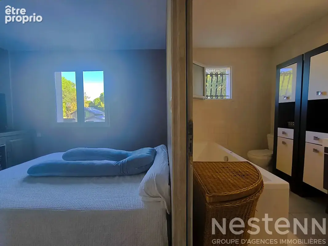 Villa de plain-pied de 158 m² avec studio, piscine et 1,5 hectare de terrain - photo 13