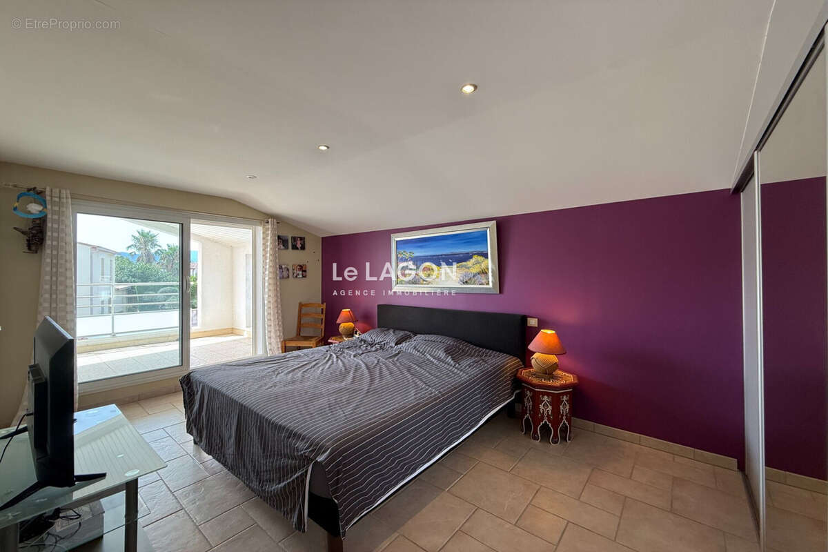 Maison 161 m² à Saint-Cyprien  - photo 8